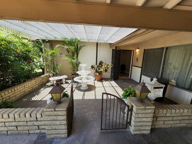 Building Photo - Excellent home on large lot for lease!