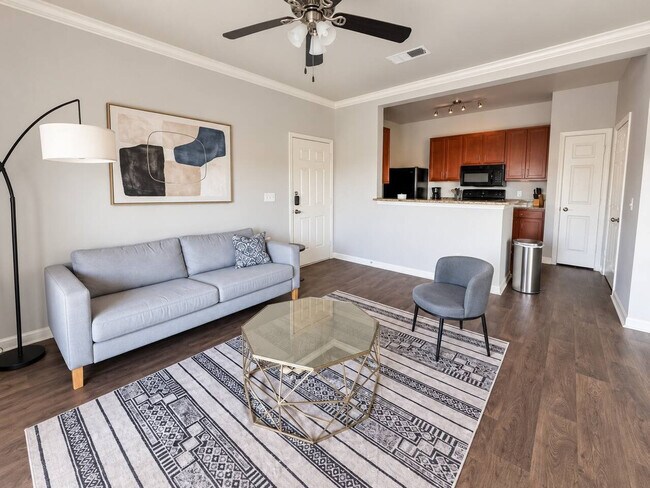 Foto del edificio - 5701 Saratoga Blvd