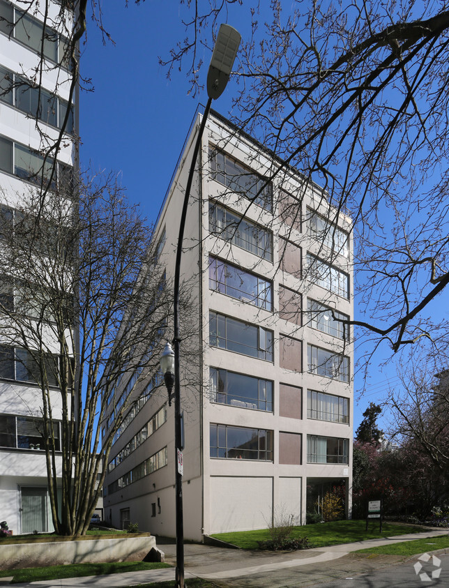 Building Photo - The Residency