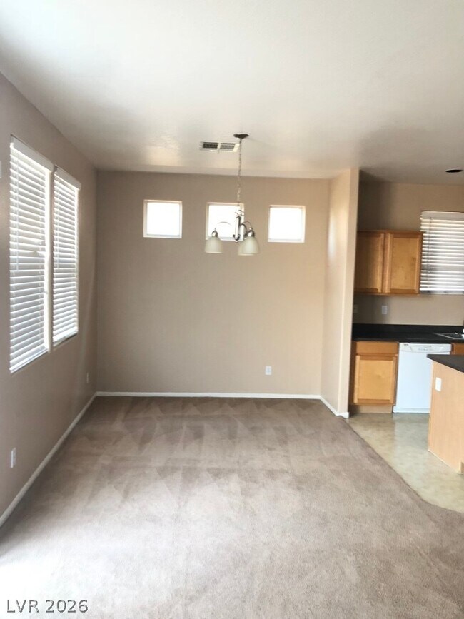 Foto del edificio - 706 Aloe Yucca Ave