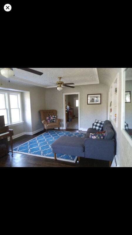 Building Photo - 360 E 700 N
