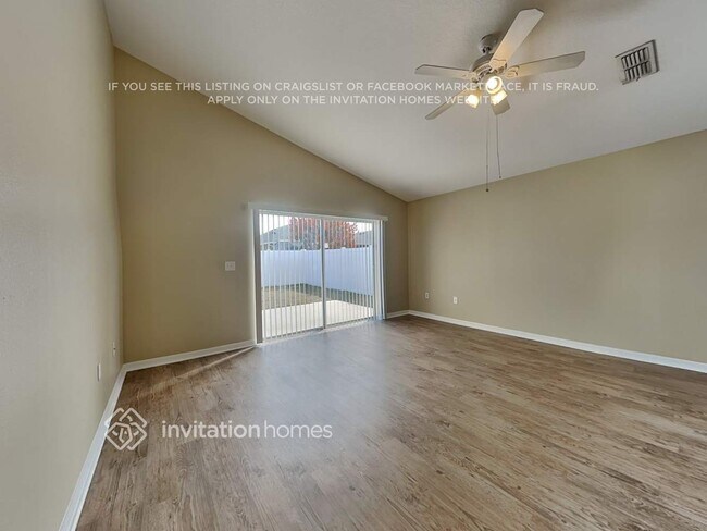 Foto del edificio - 2152 Rose Blvd