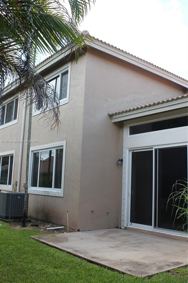 Foto del edificio - 15855 SW 12th St