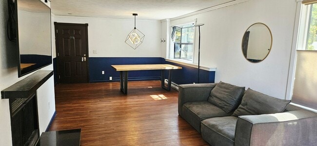 Building Photo - Charming 2BR Condo in Burien
