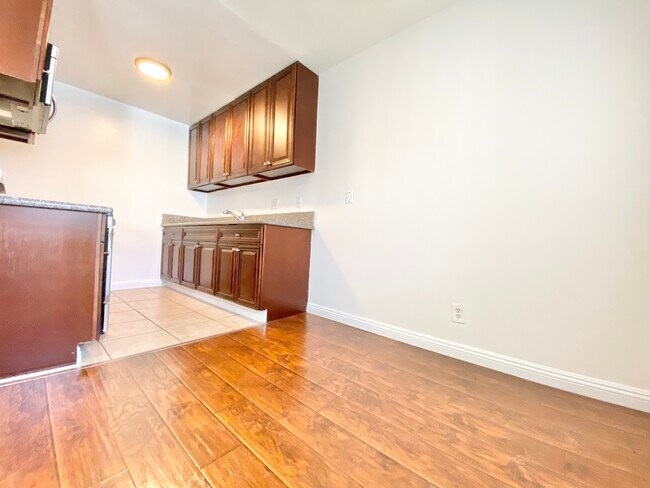 Foto del edificio - 16215 Vanowen St