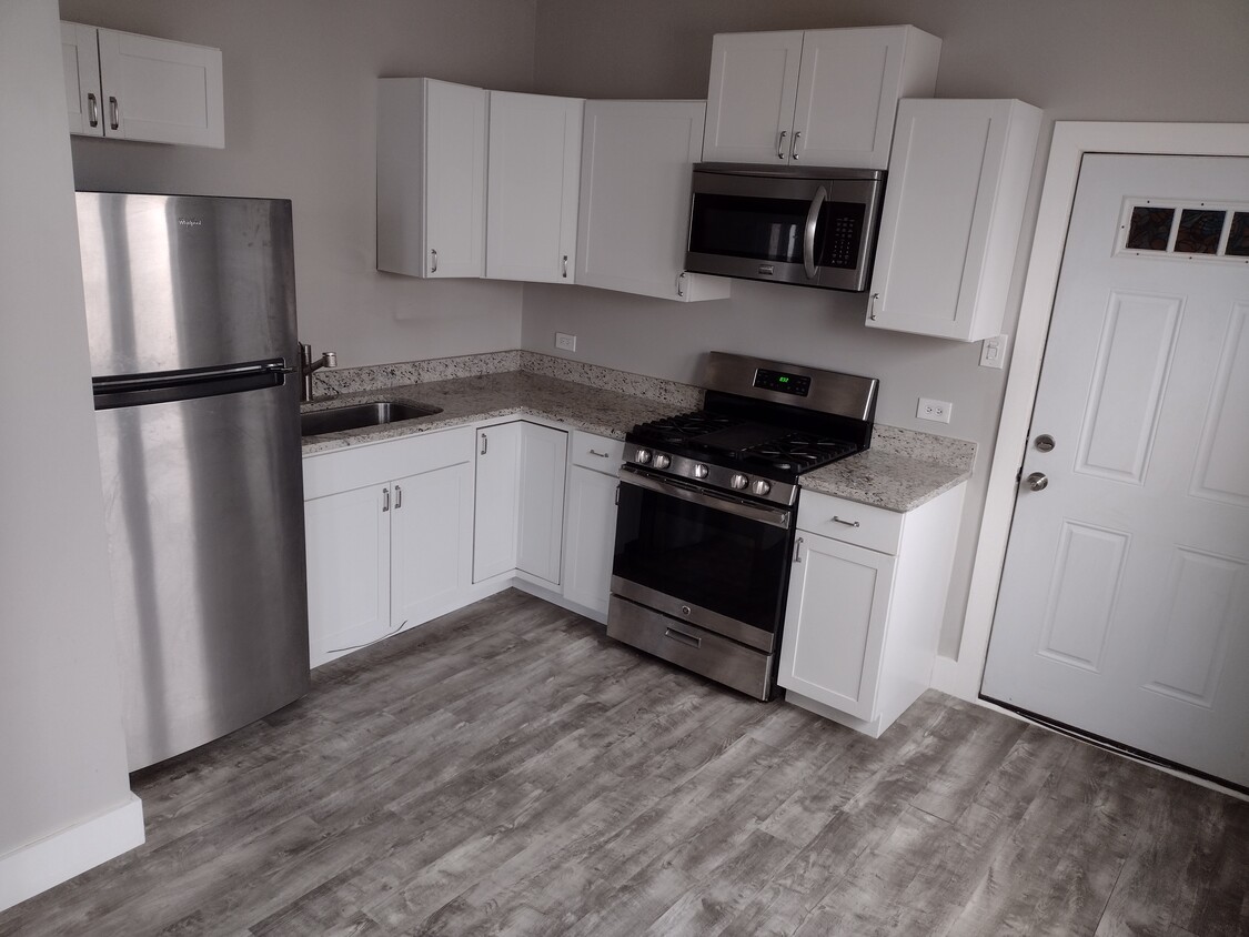 Foto principal - 3035 N Gresham Ave