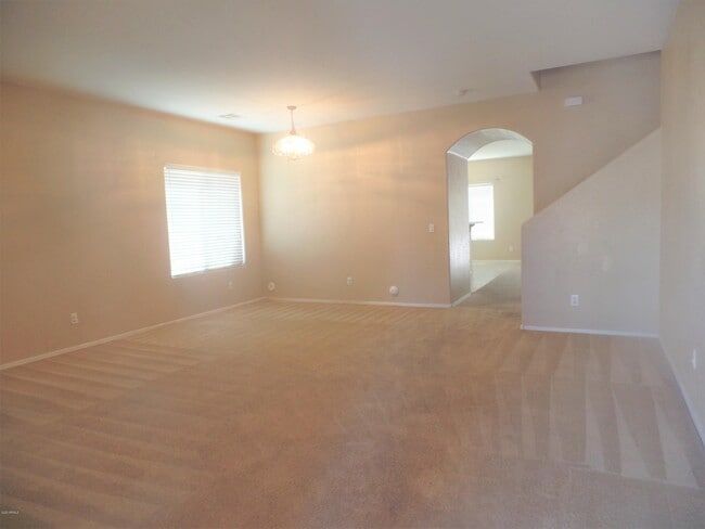 Building Photo - 1281 E Hampton Ln