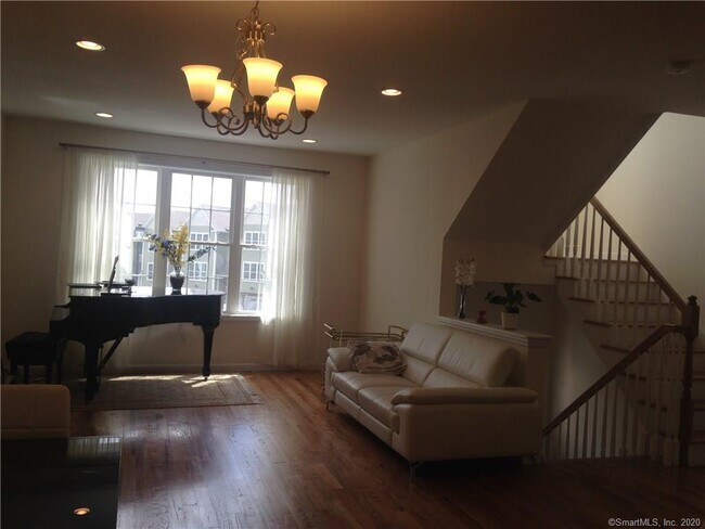 Foto del edificio - 23 Oak Meadows Dr