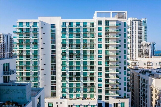 Edificio - 333 NE 24th St