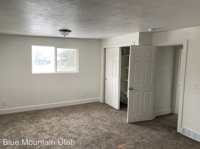 Building Photo - 4 br, 2 bath House - 4765 S 575 W