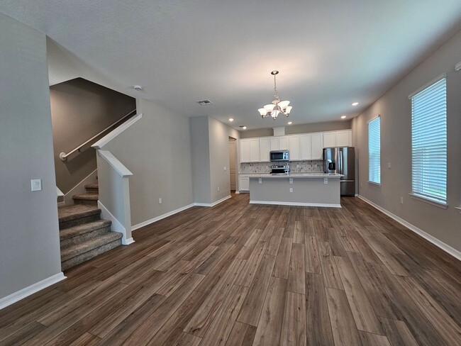 Foto del edificio - Coming Soon! Gorgeous Townhome For Rent in...