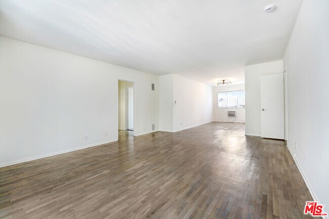Foto del edificio - 1433 Hayworth Ave