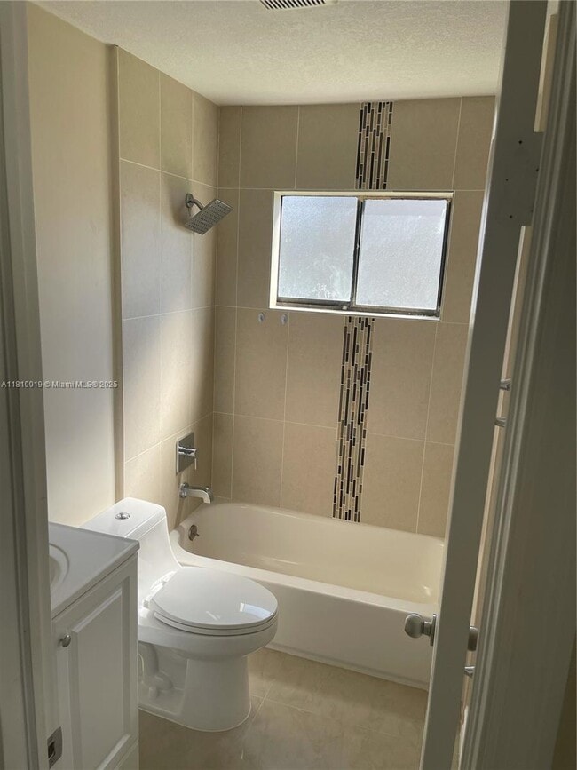 Foto del edificio - 9680 W Elm Ln