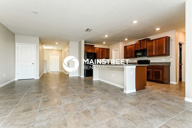 Building Photo - 6 Bedroom Pet-Friendly Home in RIVERVIEW, FL with Main Street Renewal