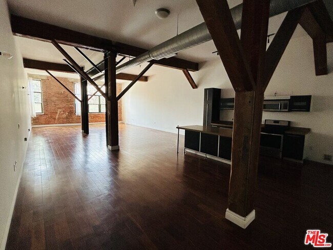 Foto del edificio - 652 Mateo St
