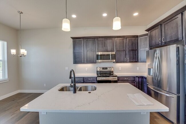 Foto del edificio - Timnath Ranch Townhomes 3 bed, 2.5 bath