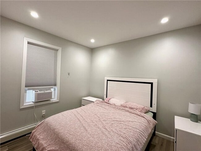 Building Photo - 29 Ann St