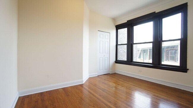 Building Photo - 2650 N Milwaukee Ave