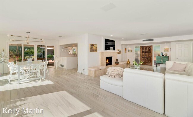 Building Photo - 4 br, 3.5 bath House - 5741 N. 38th Pl