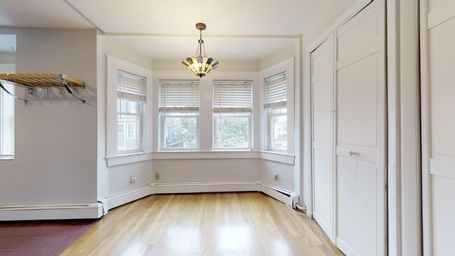Building Photo - 159 W Seventh St