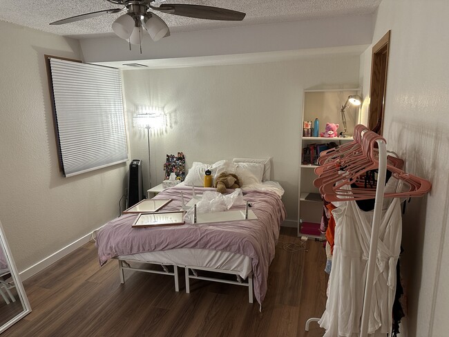 Room 4 - 2835 Springdale Ln