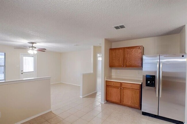 Building Photo - 4604 Bellcrest Dr