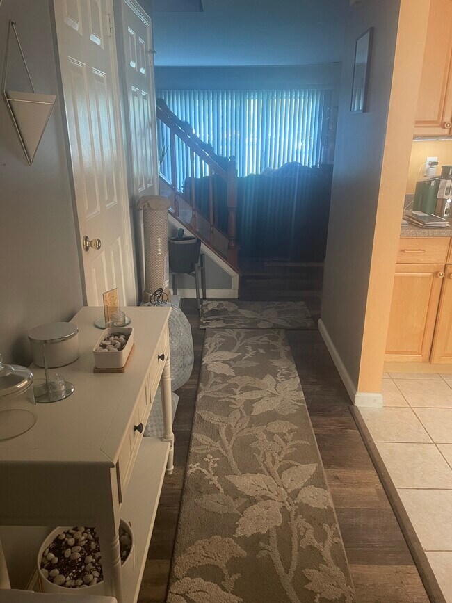 Building Photo - 454 Saint Giles Ct