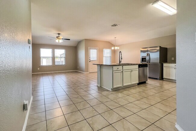 Building Photo - 1021 Decker Dr