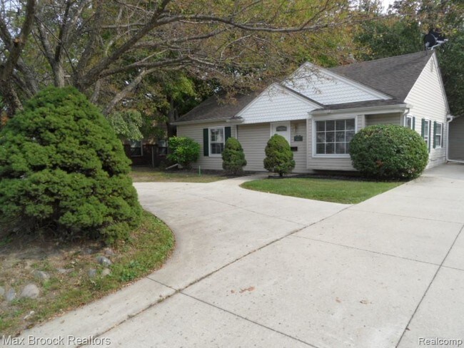 Building Photo - 4415 W 14 Mile Rd
