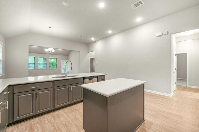 Building Photo - 5045 Veranda Terrace