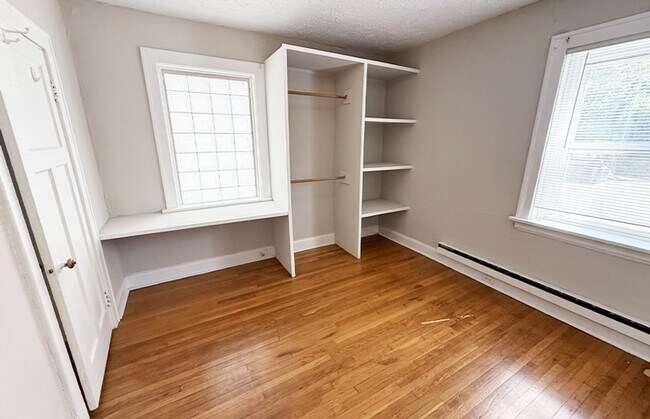 Building Photo - 415-419-423 Probasco Street