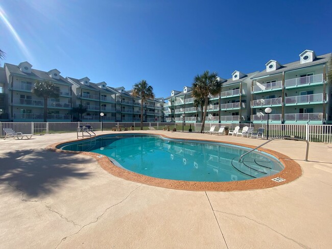 Building Photo - 1BR/1BA Waterfront Condo for Rent on S. La...