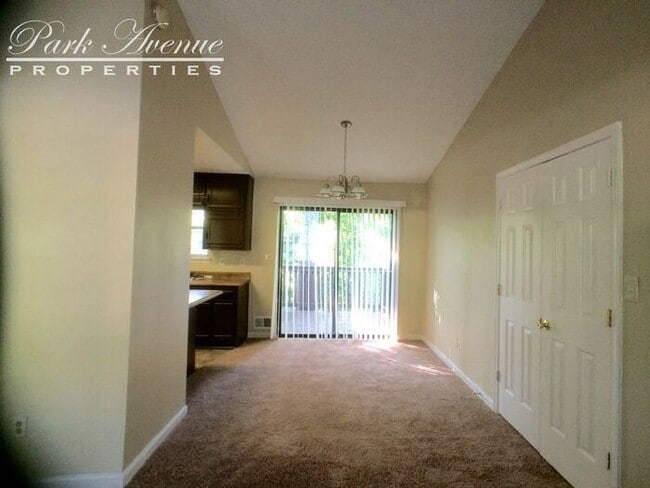 Building Photo - 102 Shannon Chase Dr