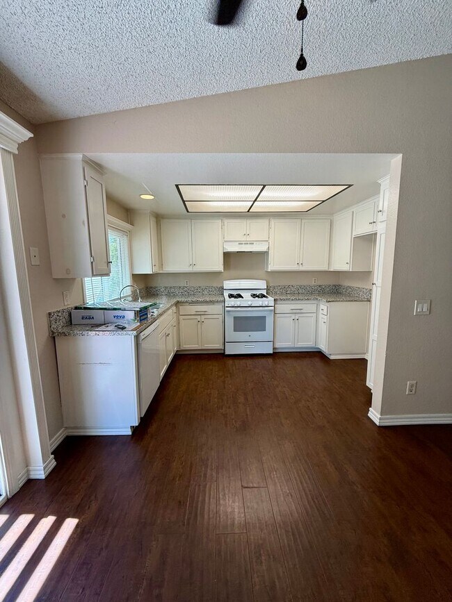 Foto del edificio - Lovely 3 bd, 2 bath in Moreno Valley
