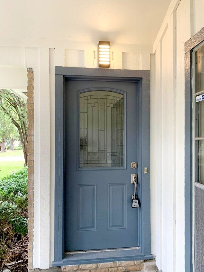 Foto del edificio - 7151 Neff St