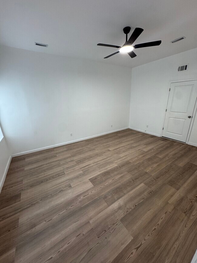 Foto del edificio - 839 S Jackson St