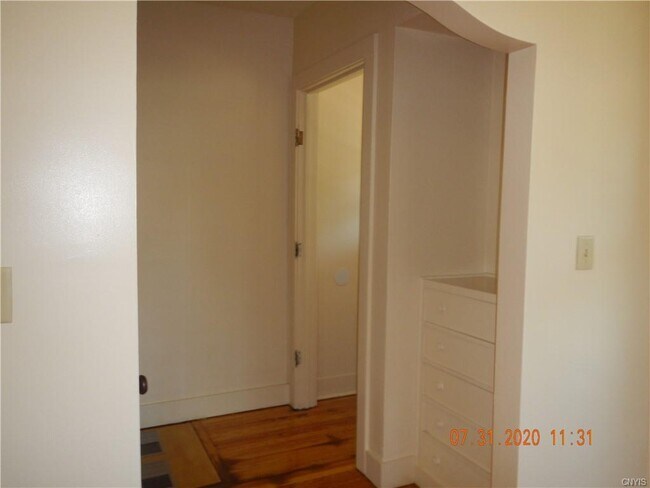 Building Photo - 262 Roosevelt Ave