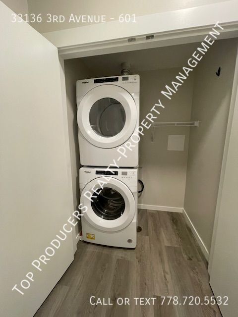 Building Photo - Top Floor Apartment