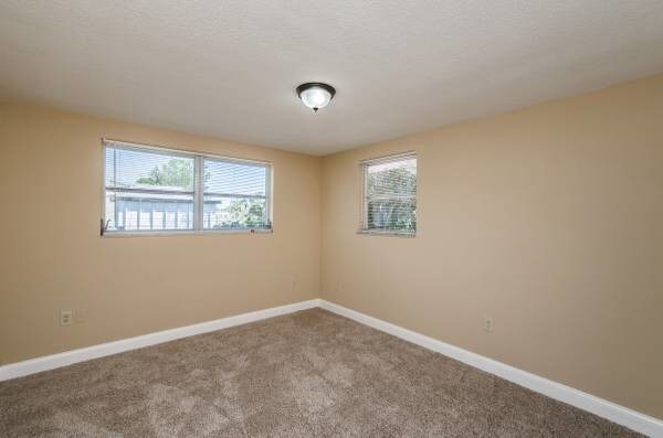 Foto del edificio - 7400 Cherry Laurel Dr