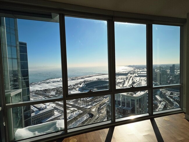 Foto del edificio - 1201 S Prairie Ave