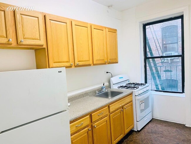 Building Photo - 746 St Nicholas Ave