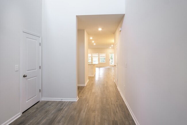 Building Photo - 468 Craigflower Ct