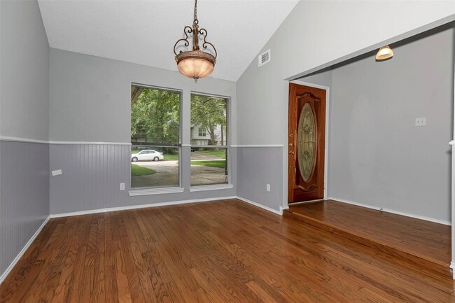 Foto del edificio - 73 Timberspire Ln