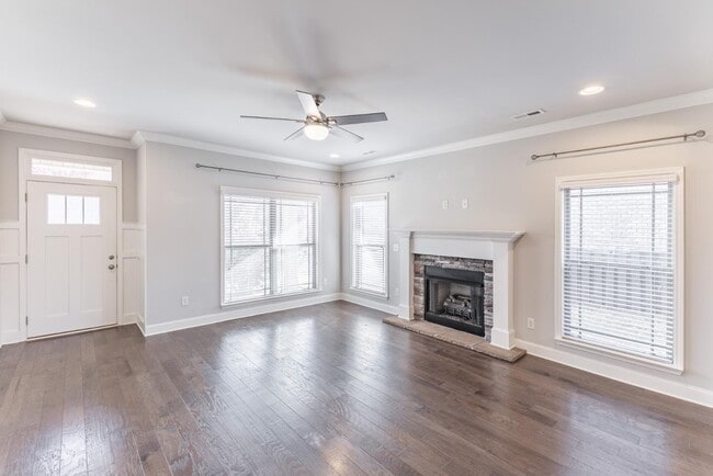 Building Photo - 30 Cypress Grove Ln SW