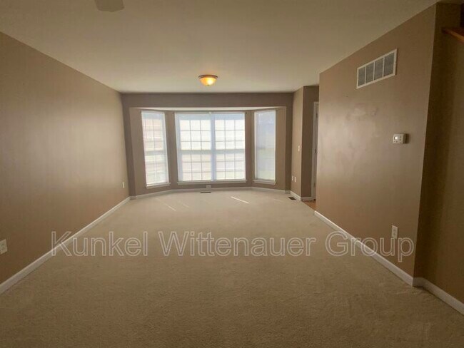 Foto del edificio - 2437 Larchmont Dr