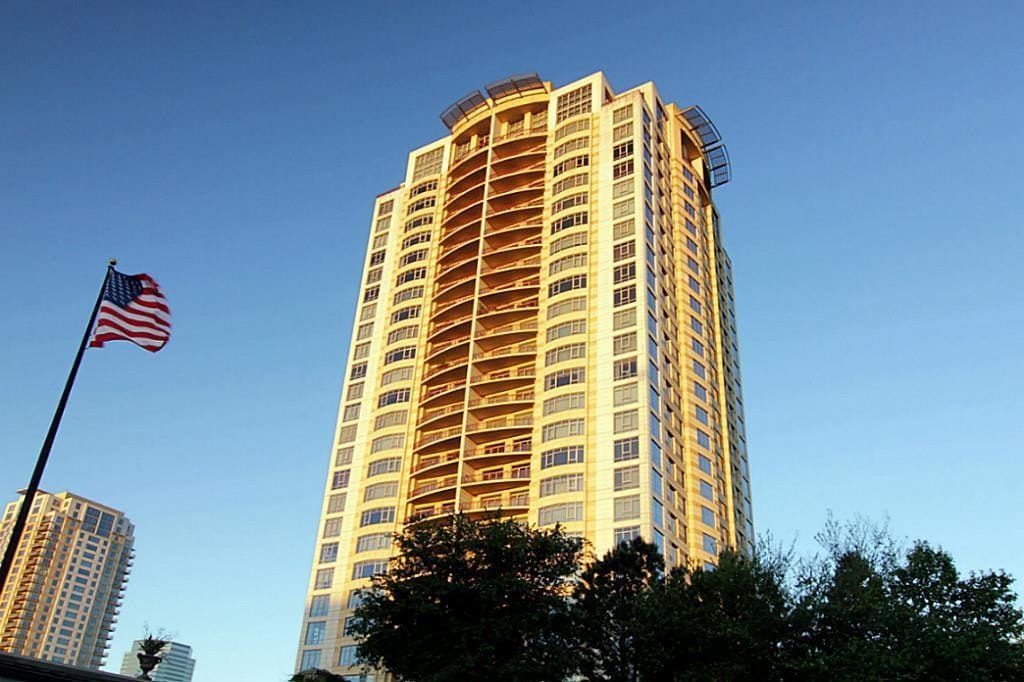 Primary Photo - 1000 Uptown Park Blvd