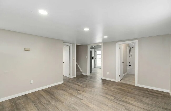 Building Photo - 808 Olde Towne Dr