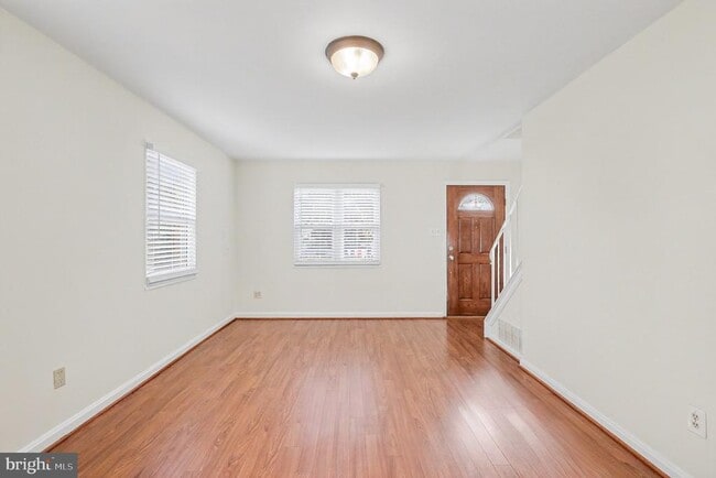 Building Photo - 5838 Fifer Dr