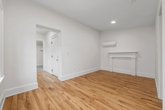 Foto del edificio - 1121 Dayton St