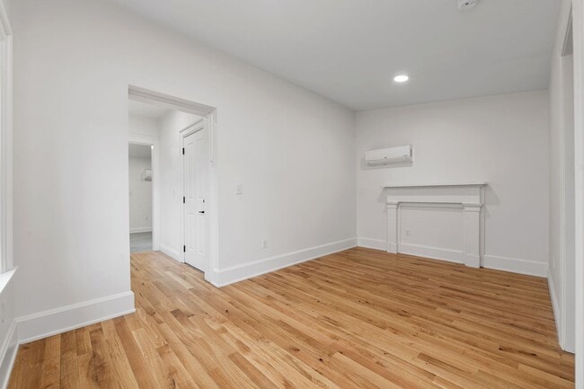 Building Photo - 1121 Dayton St